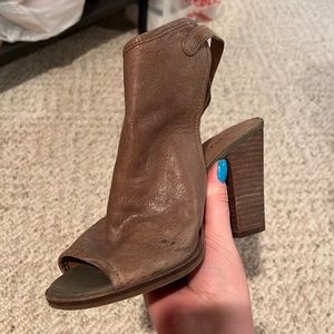 Lucky Brand, Size 9, worn leather heel. Brown.